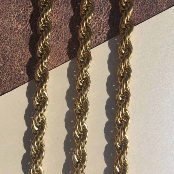 Twisted 18K Gold Chain Necklace - Picture 3 of 5